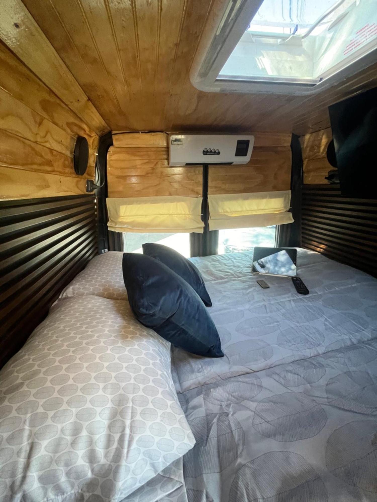 Campervan Totalmente Equipada - Casarodante - Motorhome Acampamento Santiago